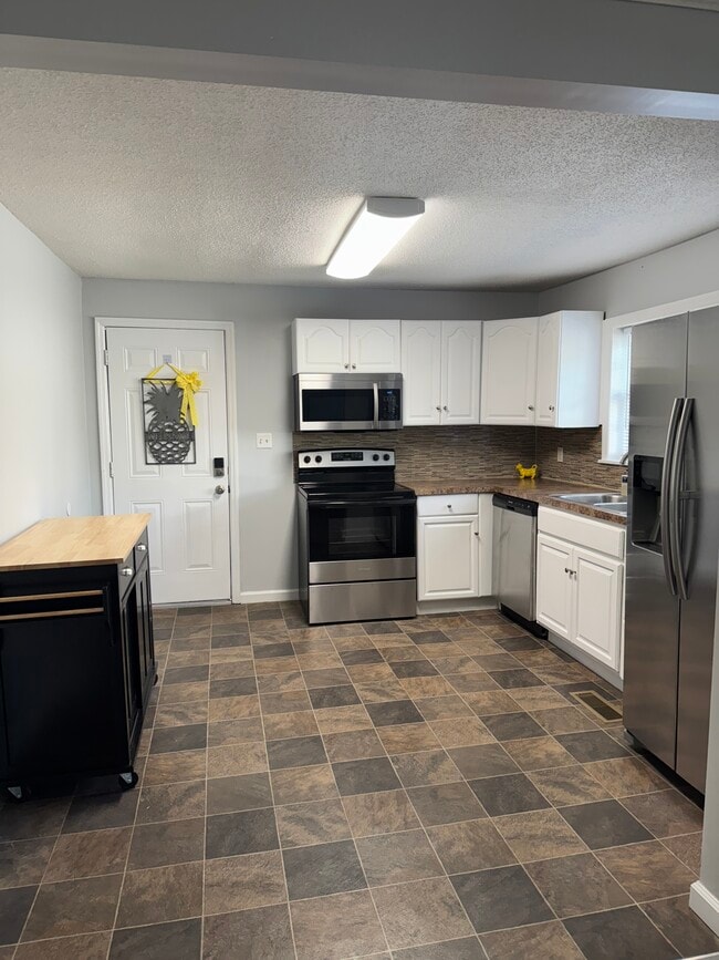 Building Photo - 273 Sims Dr