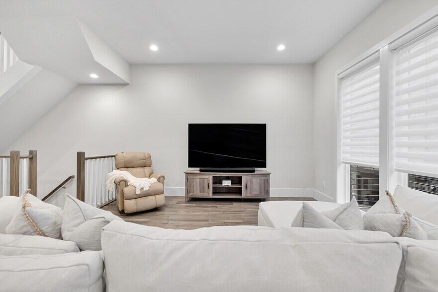 Building Photo - 147 Prairie Ln