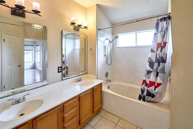 Building Photo - 2712 Settlement Dr