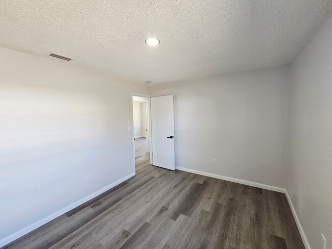 Building Photo - 843 42nd St S