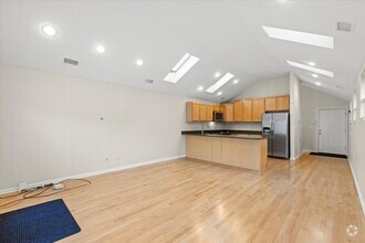 Building Photo - 2 bedroom in Chicago IL 60642