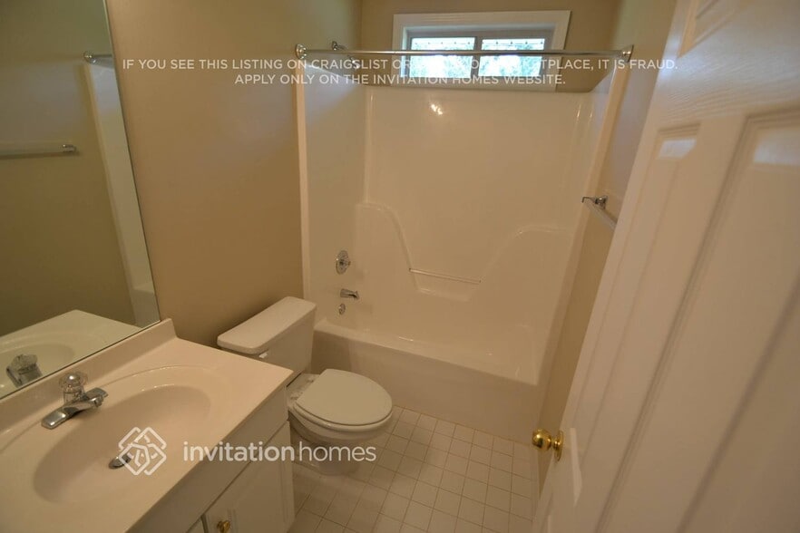 Building Photo - 2999 Orchard Rd SW