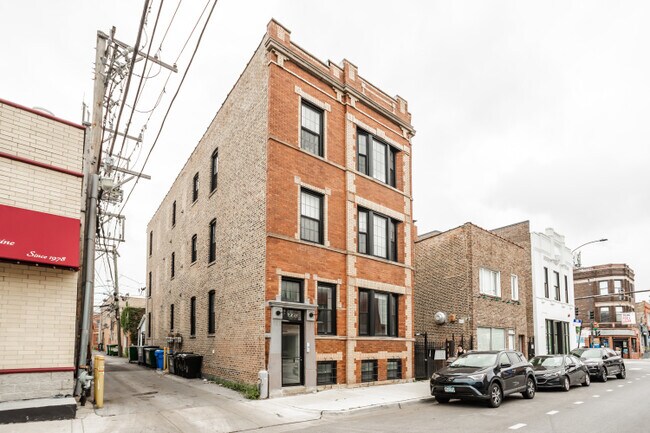 Building Photo - 2008 W Armitage Ave