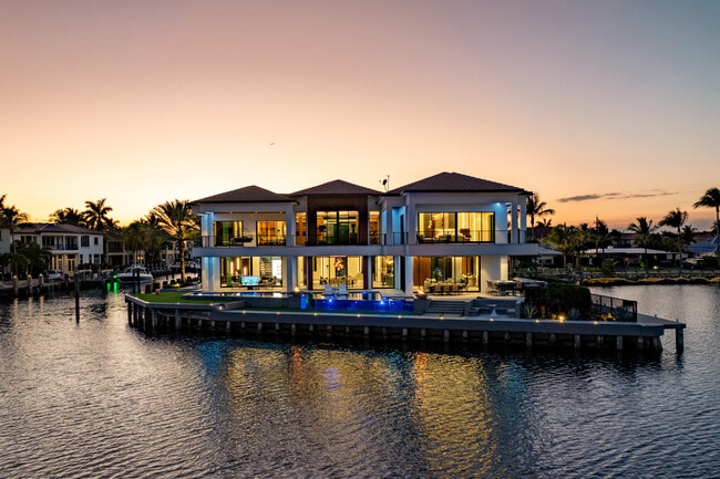 Building Photo - 2934 NE 8th Ave