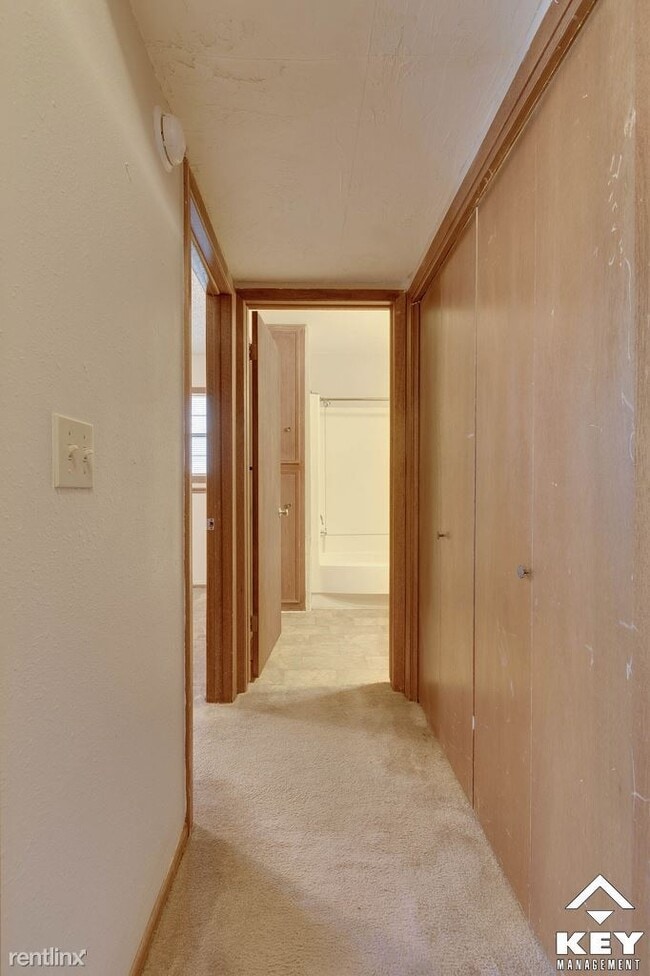 Building Photo - 2 br, 1.5 bath Townhome - 3003 S Brandywin...
