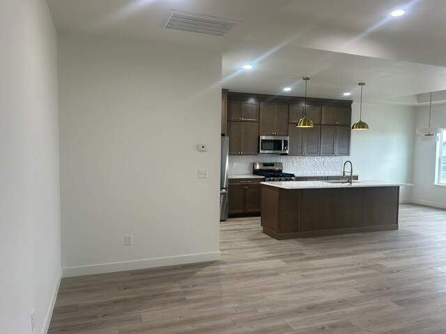 Building Photo - 3202 28th Ave W
