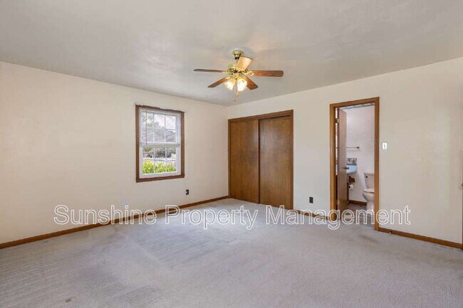 Building Photo - 512 Winwood Dr