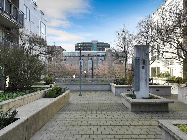 Building Photo - 1125 NW 9th Ave