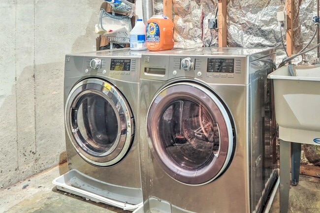 Building Photo - 4 Regalwood Terrace