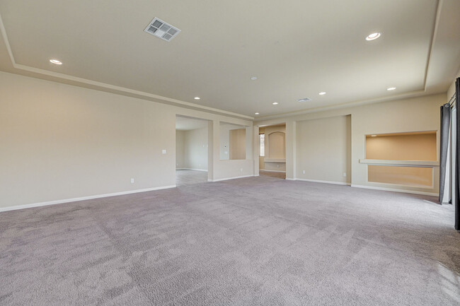 Building Photo - 706 Eros Ct