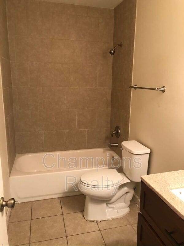 Building Photo - 2834 Mimosa St