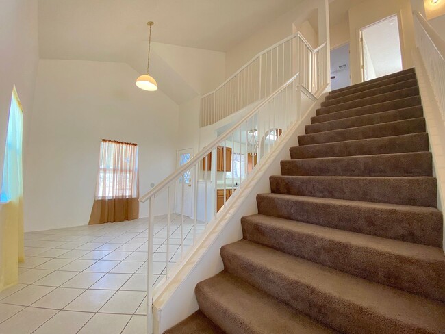 Building Photo - East El Paso 4 bed Refirg A/C