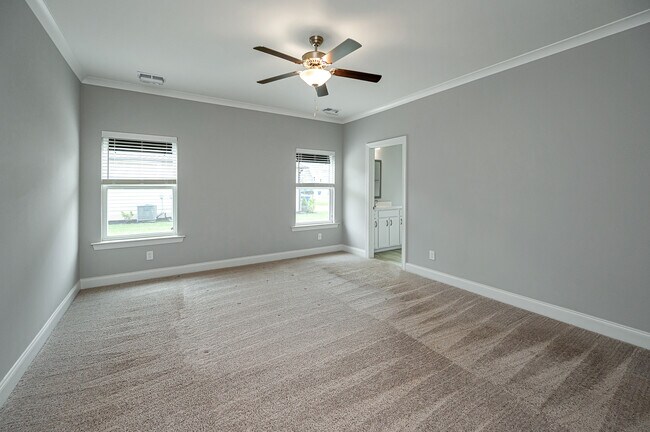 Building Photo - 60 Sumter Wy