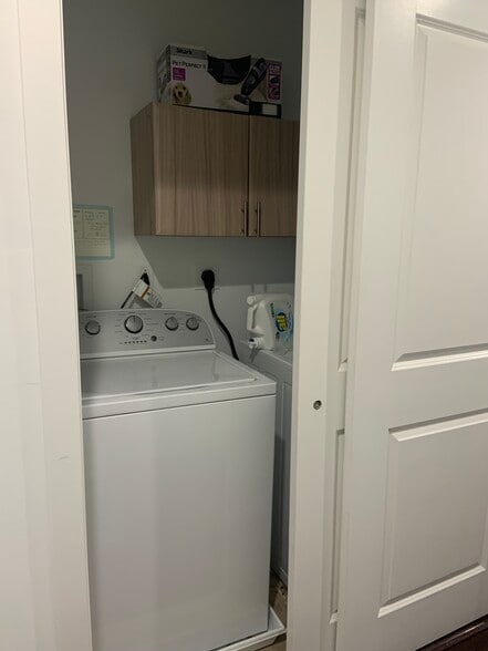 Building Photo - 2989 Livingston St