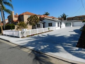 Building Photo - ALB190-192