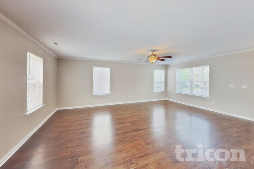 Building Photo - 223 Pebblestone Dr