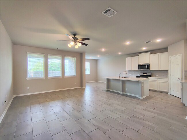 Building Photo - 9822 Willow Crown Ln