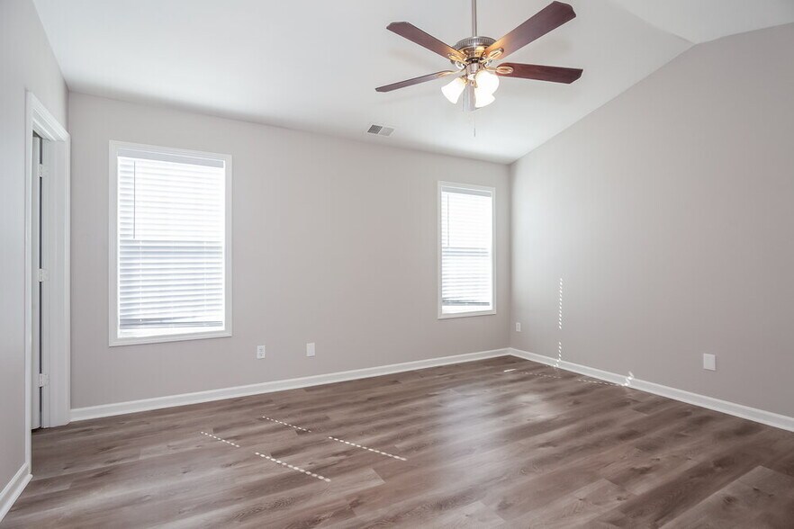 Building Photo - 2642 Oasis Ln