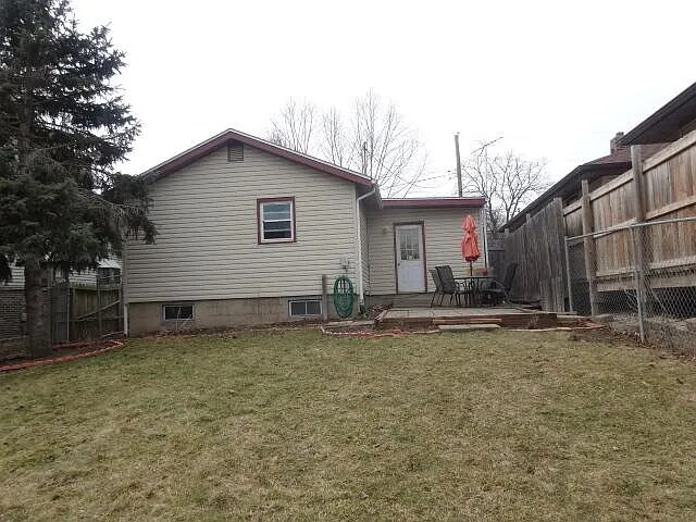 Building Photo - 733 Christianson Ave
