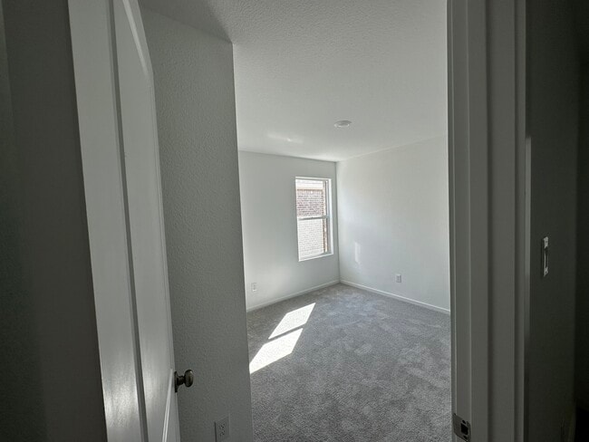 Building Photo - 1620 Elliott Rd