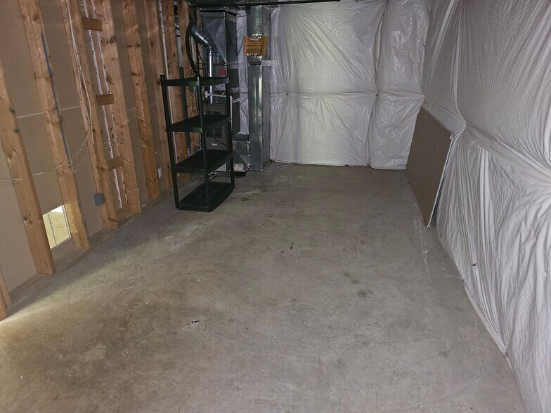 Building Photo - 9823 Minuteman Ct