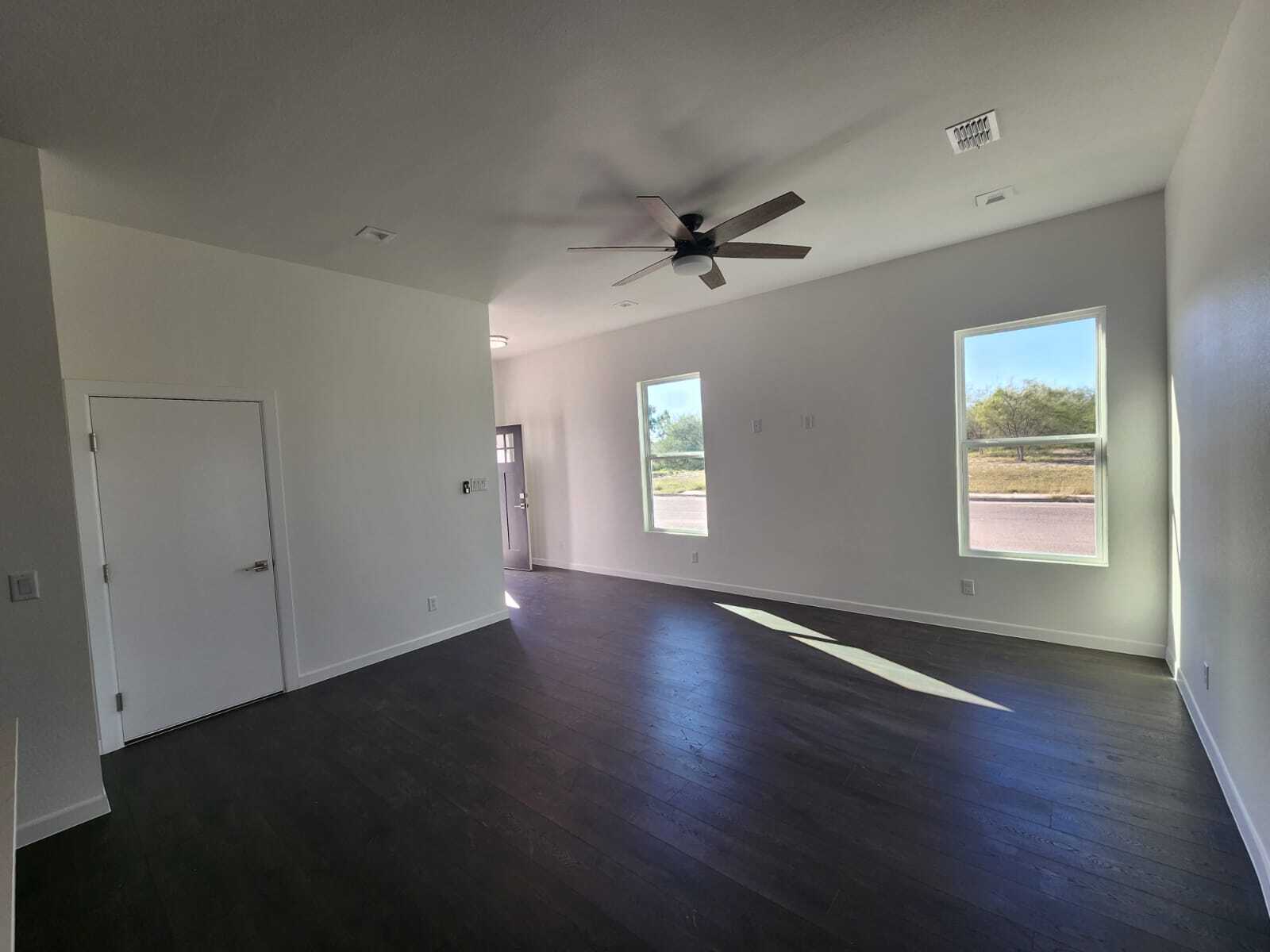 Building Photo - 2716 Kerria Ave