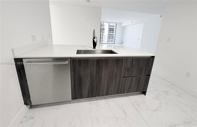 Building Photo - 488 NE 18th St