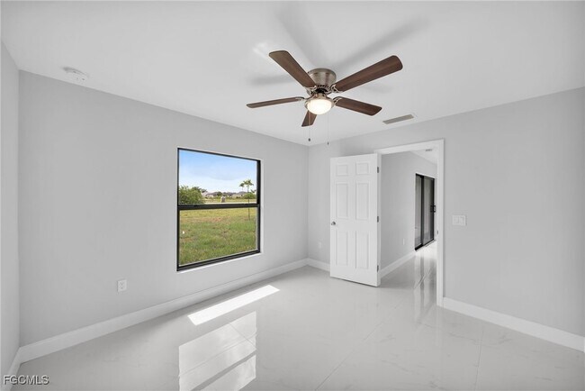 Building Photo - 1829 NW 7th Pl