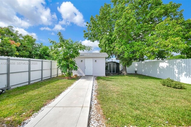 Building Photo - 9720 SW 37th Terrace