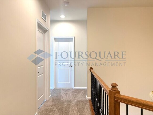 Building Photo - Beautiful 4-Bedroom Home Screened Porch & Bonus Room – Minutes from RTP, Shopping & Dining , Comm...