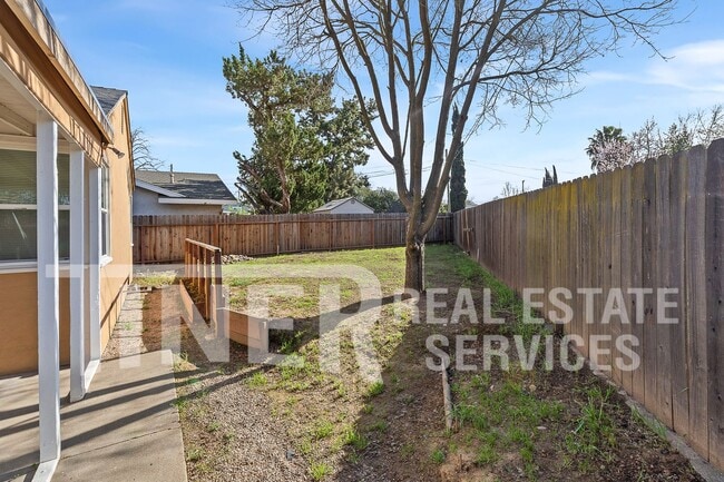 Building Photo - 2416 60th St