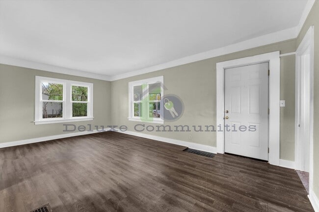 Building Photo - Fully Remodeled 3 bed 1 bath- Single Family Home!! JUST LISTED!