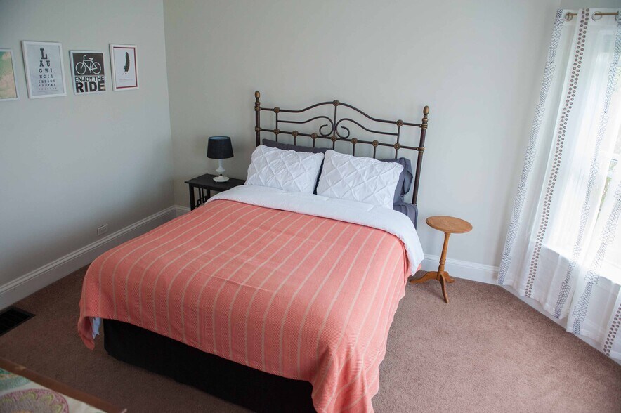 Bedroom - 90 Longwood Avenue