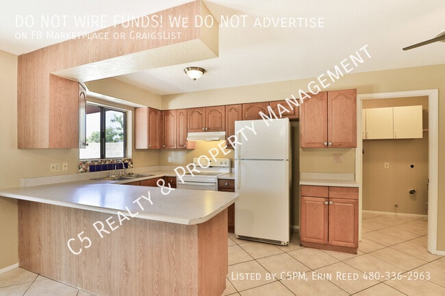 Building Photo - 217 E Fordham Dr
