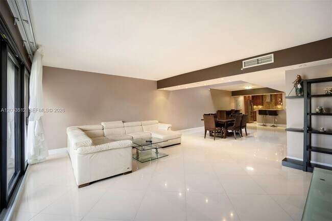 Building Photo - 317 Poinciana Island Dr