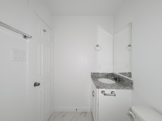 Building Photo - 8122 Sterlingshire St