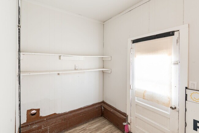 Building Photo - 314 W 36th St