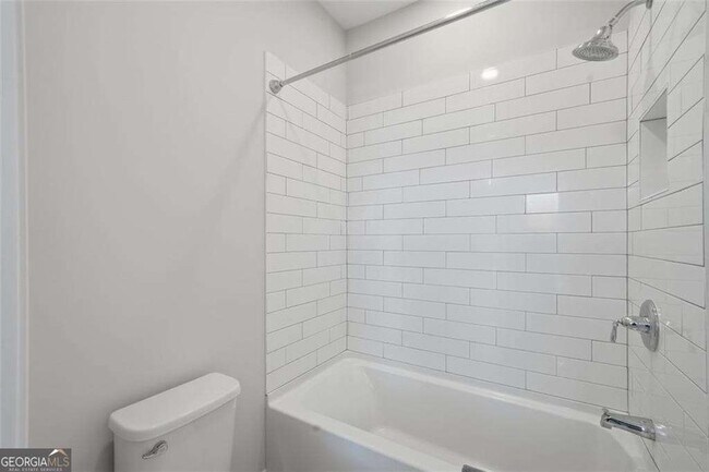 Building Photo - 401 Oakleigh Ave