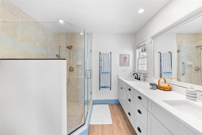 Building Photo - 759 Lantana Ave