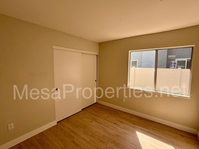 Building Photo - 1012 Alpine Ct