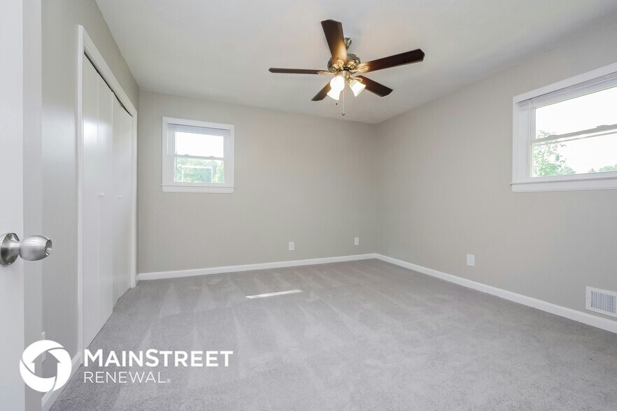 Building Photo - 5830 Deerfield Trail