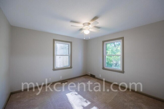 Building Photo - 7915 W 59th Terrace