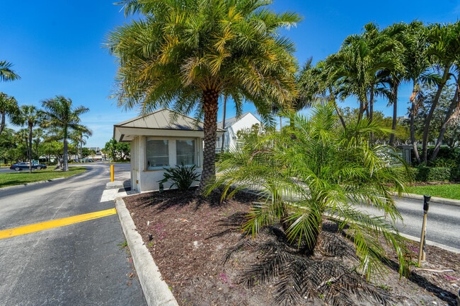 Building Photo - 1605 S US Hwy 1