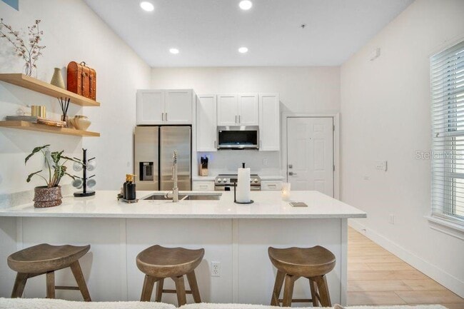 Building Photo - 1550 Lake Baldwin Ln