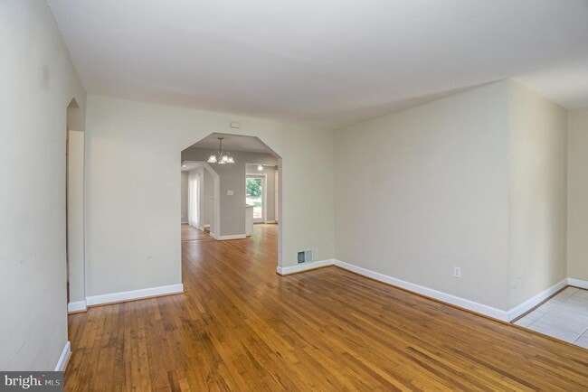 Building Photo - 2962 Strathmeade St