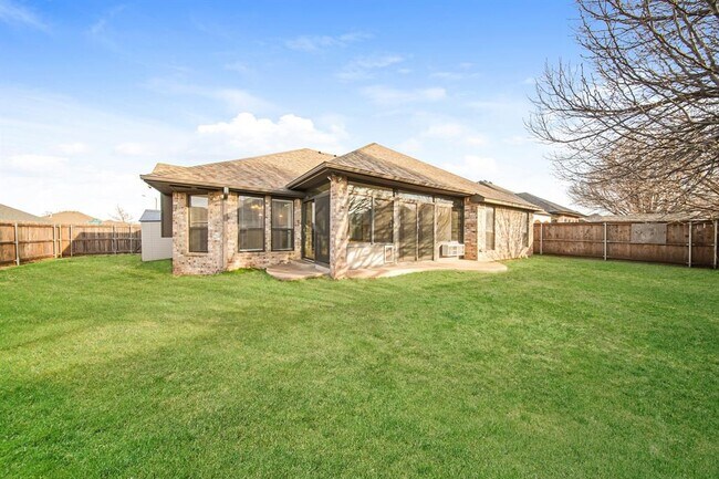 Building Photo - 16621 La Paloma Lane