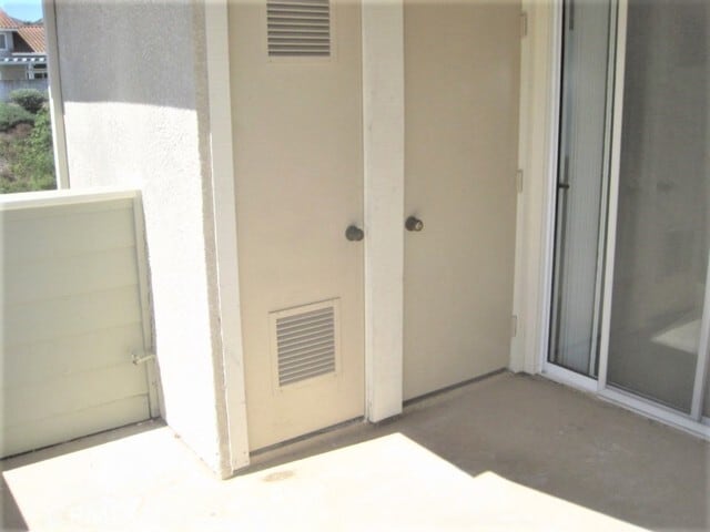 Building Photo - 6686 Laurelton Ln