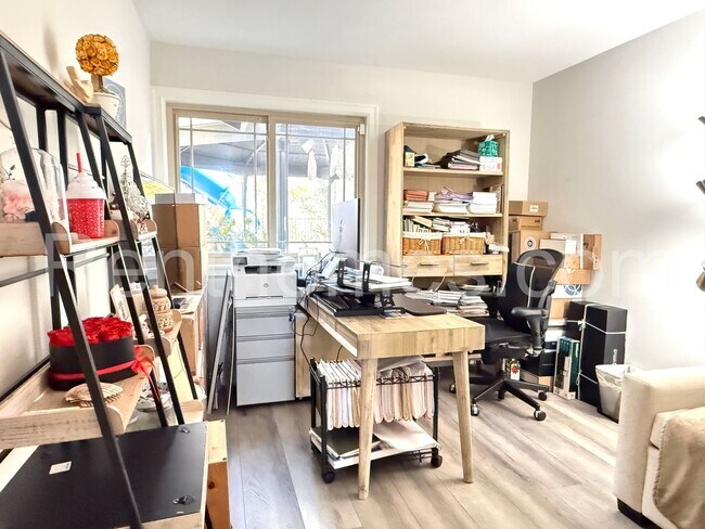 Building Photo - 10990 Red Rock Dr