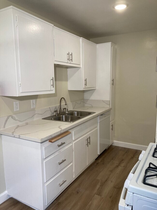 Building Photo - 909 S 2nd St