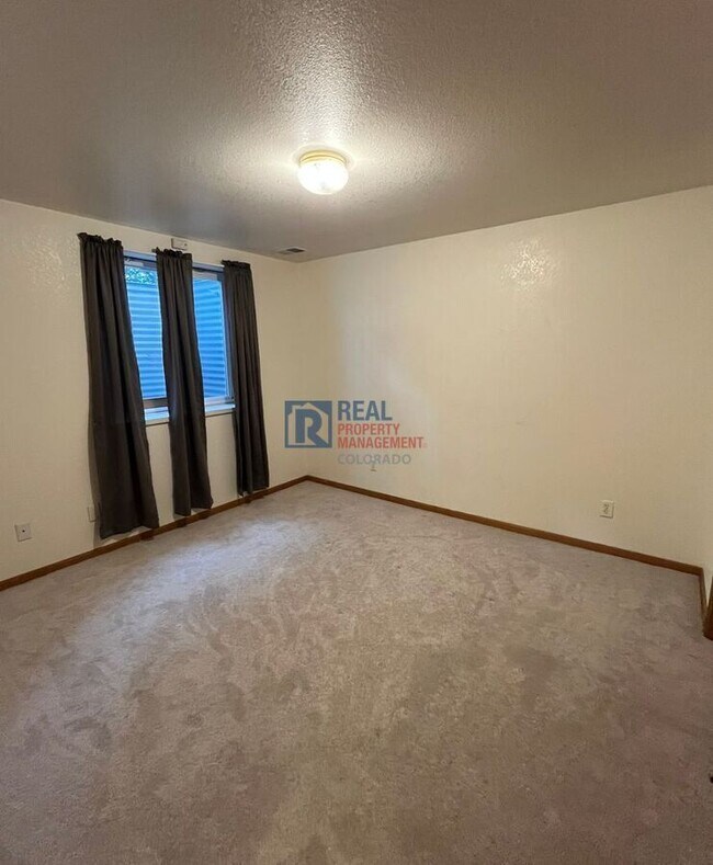 Building Photo - 2511 Glendale Ct
